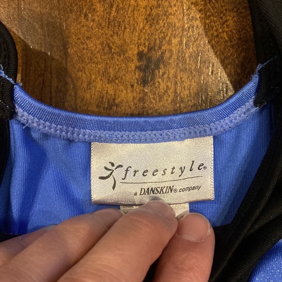 Girls sleeveless leotard size 10/12 - Picture 4 of 5